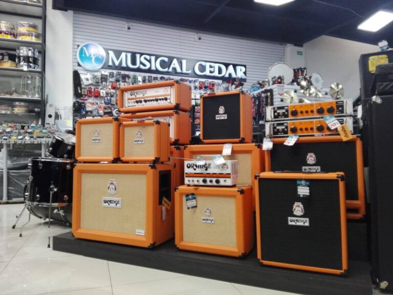 Tiendas instrumentos musicales Bogotá Musical Cedar