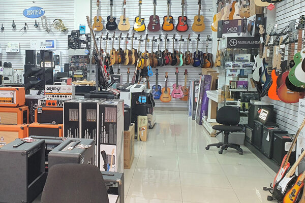Bogotá tienda musical instrumentos centro (1)